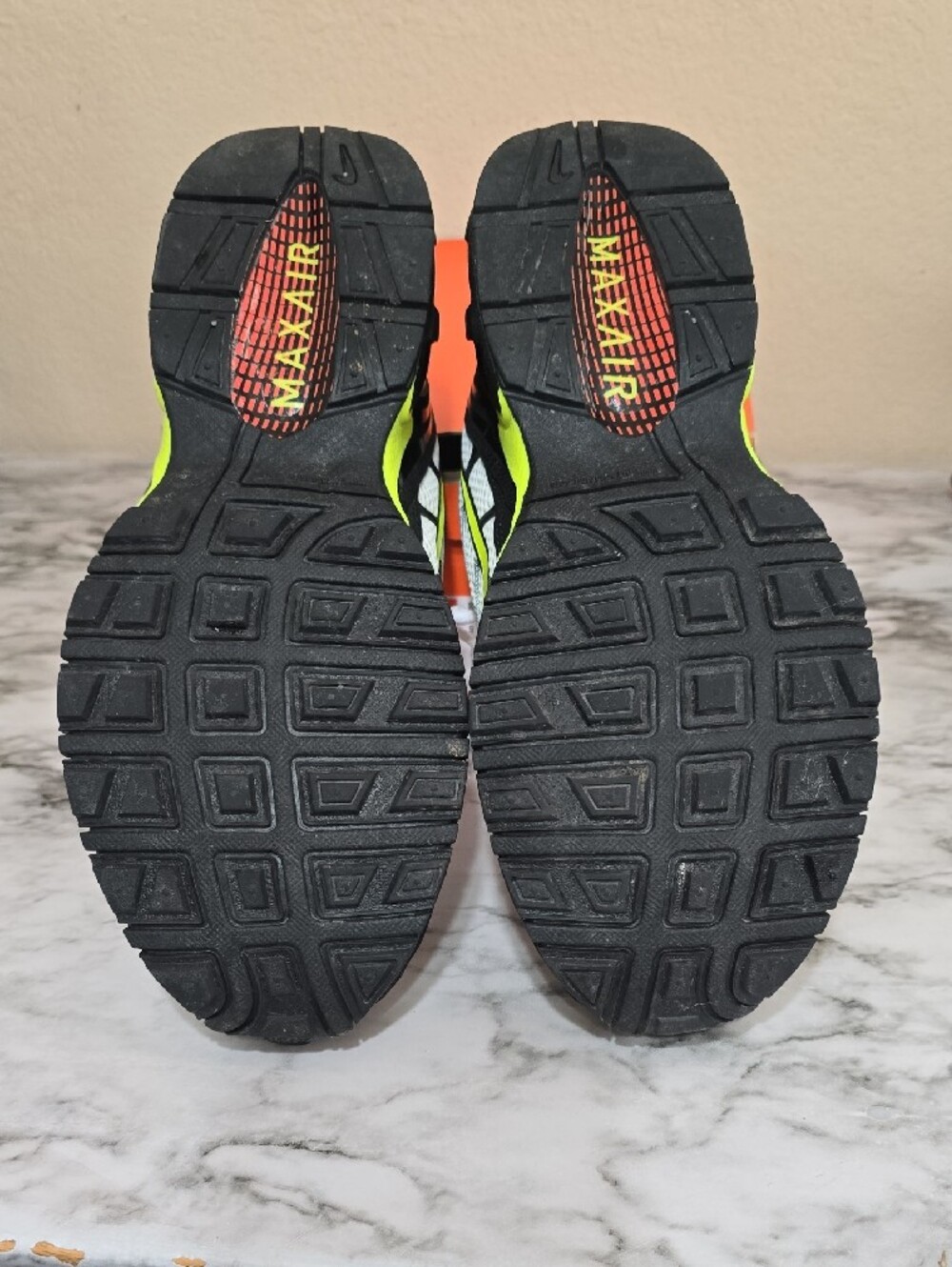 Nike White Black Neon Yellow Running Sneaker - Picture 3 of 5